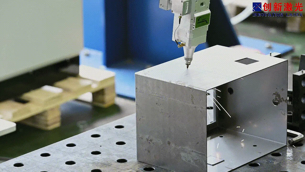 Yaskawa laser-cutting